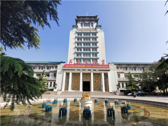 大美天地·尼玛泽仁艺术成就展隆重开幕,百余山水佳作亮相京城!