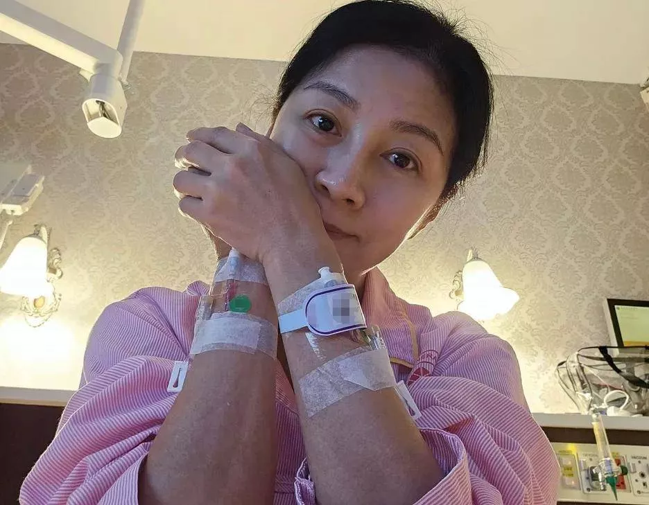 59岁女星自曝患上食道癌,喜欢喝热汤烈酒