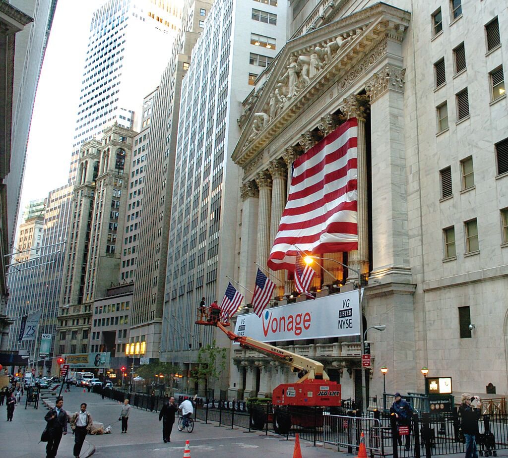 自2019年以来，已有超过80家中国公司从美国交易所下市。 （新华社）