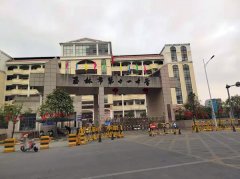 广西玉林：五校联合招标遭质疑！投诉违规合并标段，排斥中小企业